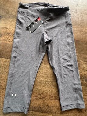Under Armour Heather Gray Capri Performance Leggings